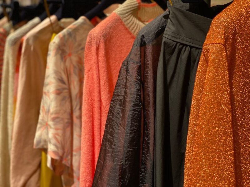 Discount Couture: ultimate Paris Shopping 2h30 walking tour - In The Sum Up