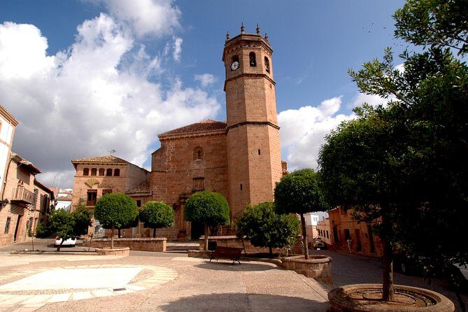 Discover 3 artworks in Baños de la Encina - Exploring Baños de la Encina: A Walk Through History