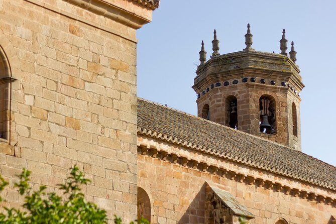 Discover 3 artworks in Baños de la Encina - Practical Considerations and Tips