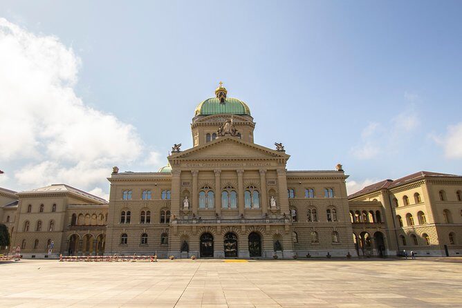 Discover Berns most Photogenic Spots with a Local - Who Should Consider This Tour?