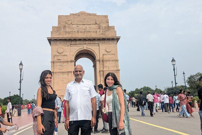 Discover Delhi in a Day: Private City Tour with Guide - Key Points