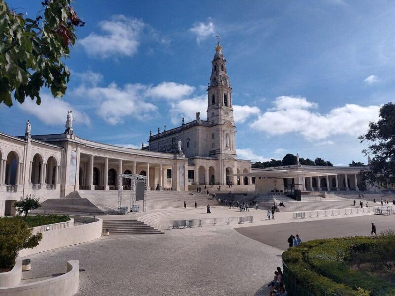Discover Fátima, Nazaré, and Óbidos: Full Day Tour - Key Points