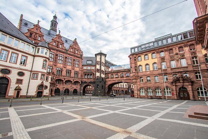 Discover Frankfurts most Photogenic Spots with a Local - A Deep Dive into the Frankfurt Photogenic Tour