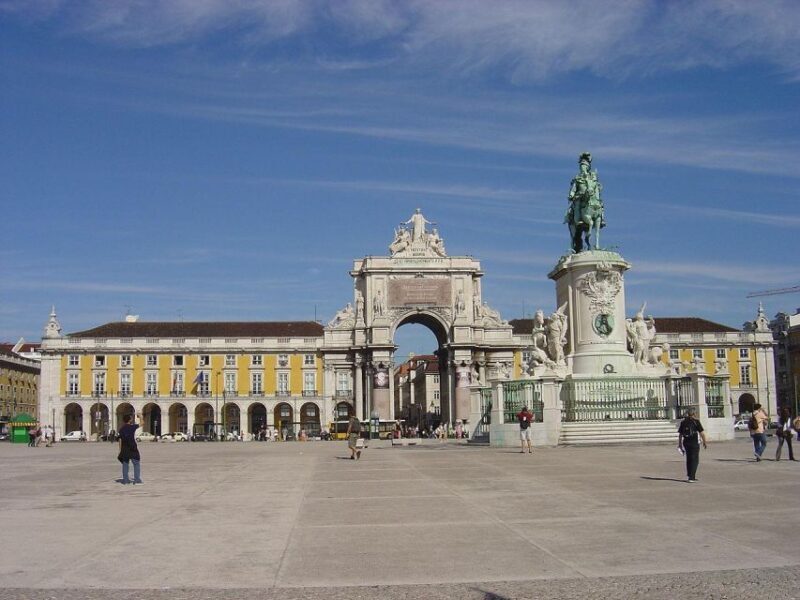 Discover Lisbon: Full Day City Tour - The Final Flourish: Lisbon Cathedral and Sunset Views