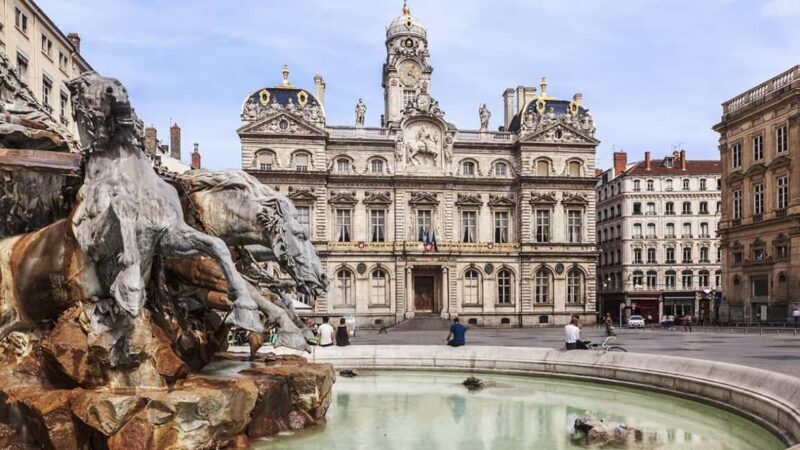 Discover Lyon: Historical Walking Tour with a Local Guide - Key Points