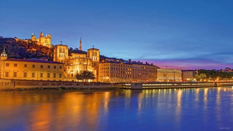 Discover Lyon: Historical Walking Tour with a Local Guide - Exploring Lyon: A City of Contrasts and Charm