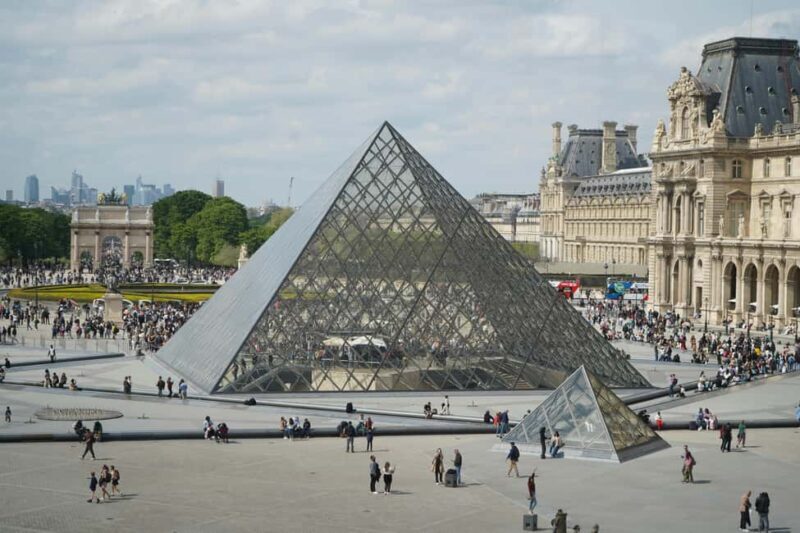 Discover Paris with a local guide - Private 5h Tour - The Culinary Finale: Tasting Parisian Specialties