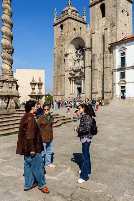 Discover Porto's Historical Roots Walking Tour - Key Points