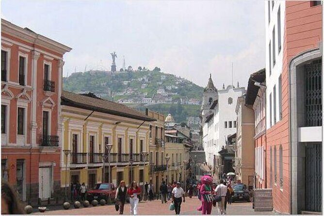 Discover Quito; Old town, Middle of the world + Cable car PRIVATE - Key Points