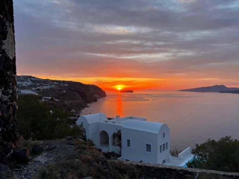 DISCOVER SANTORINI LIKE A LOCAL IN 5 HOURS - An In-Depth Look at the Santorini Private Tour