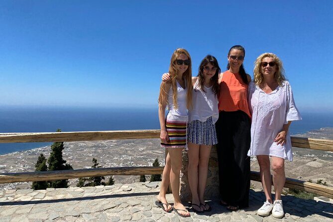 Discover Santorini: Private Tour with a Local Driver - Itinerary Breakdown: What to Expect