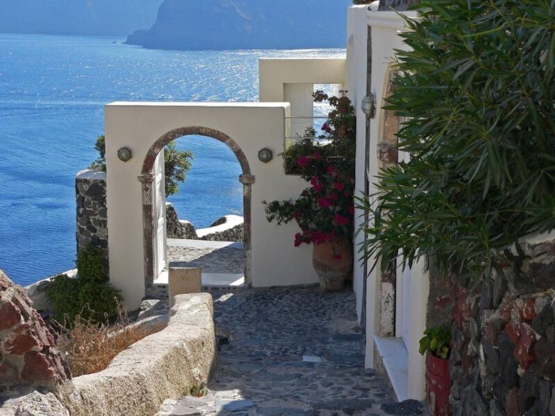 Discover Santorini's Instagram Gems - Who Should Consider This Tour?