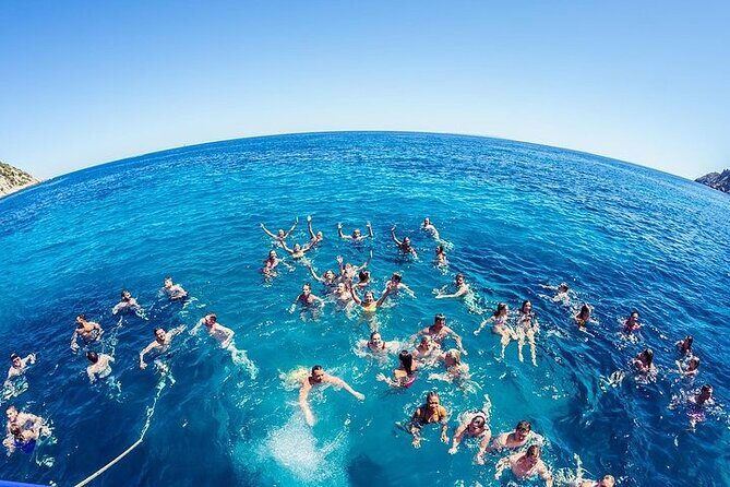 Discover secrets of the sea swimming cave and underwater vision - Discover Secrets of the Sea Swimming Cave and Underwater Vision