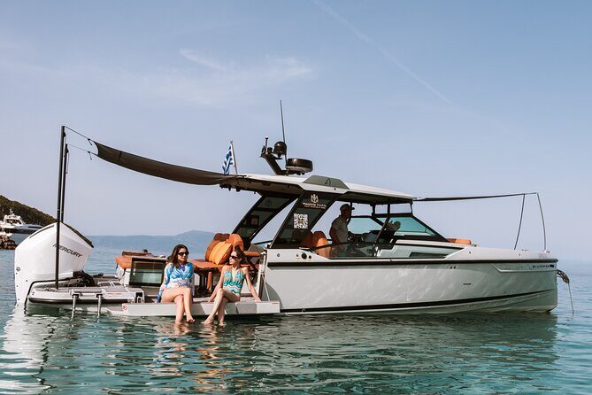 Discover the beauty of the Messinian Inousses Islands on a Yacht - An In-Depth Look at the Messinian Yacht Cruise