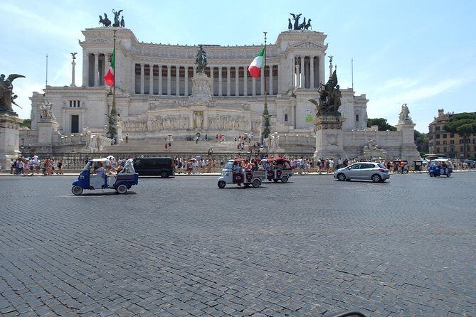 Discover the famous seven hills of Rome with the calessino bee - FAQ