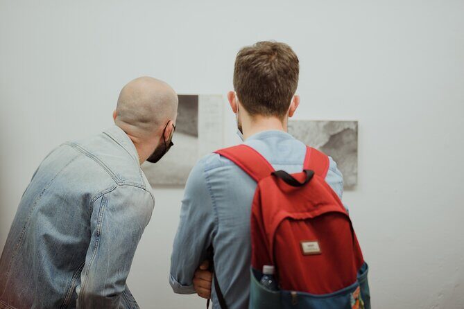 Discover the local art scene with ArtCrawl - Key Points