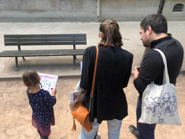 Discover the Marais (:) An Outdoor Detective Adventure - Key Points
