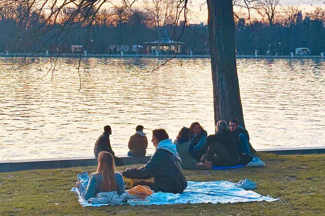 Discover the Retiro Park with "Tardeo" Madrid - Key Points