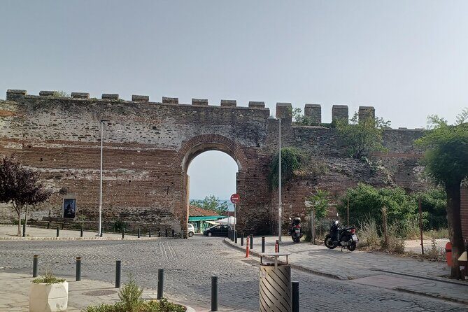Discover the Secrets of Roman Byzantine and Ottoman Selanik - An Authentic and Informative Introduction to Thessaloniki