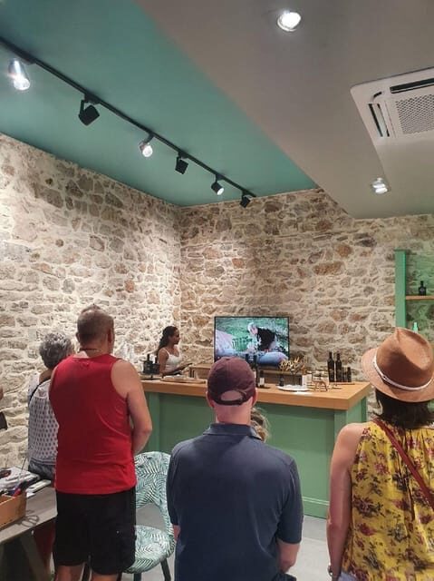 Discover the world of Extra Virgin Olive Oil - Practical Details and Value