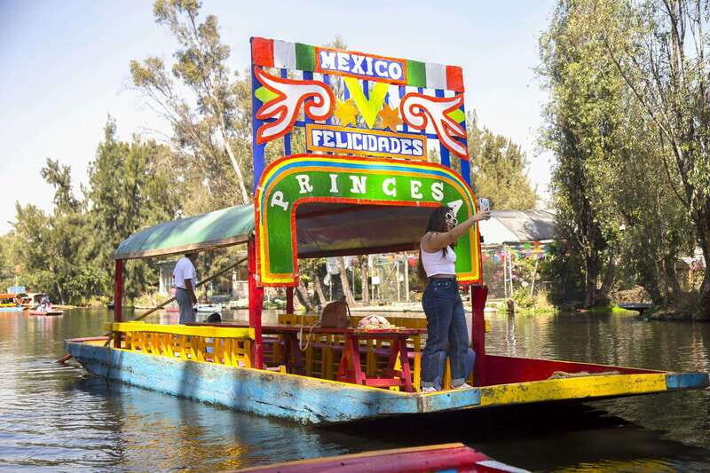 Discover Xochimilco and Coyoacán: Tradition, Music, Culture - Exploring the Experience: What You Can Expect