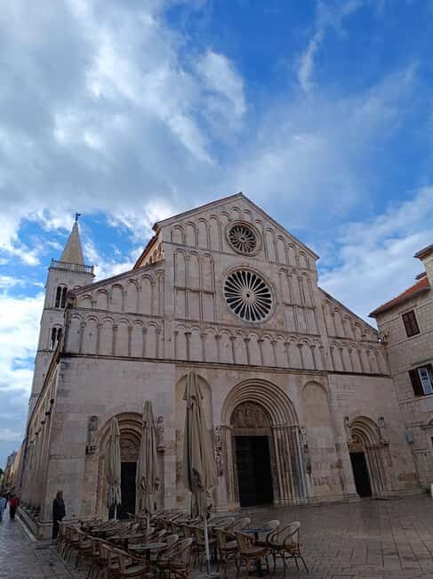 Discover Zadar privately: Individual guided tour in German - Key Points