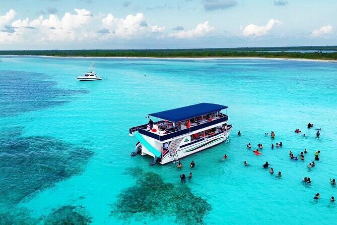Discovering El Cielo Reef by Double Decker Catamaran - Key Points