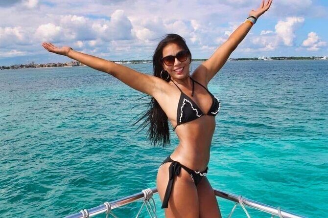 Discovering Isla Mujeres on a Double Decker Catamaran - Key Points