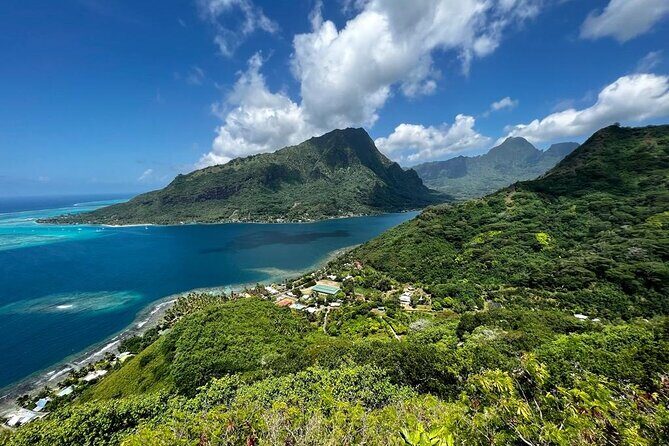 Discovering Moorea from Tahiti in 4x4 with the Ferry Terevau - In-Depth Review of the Moorea 4x4 Tour