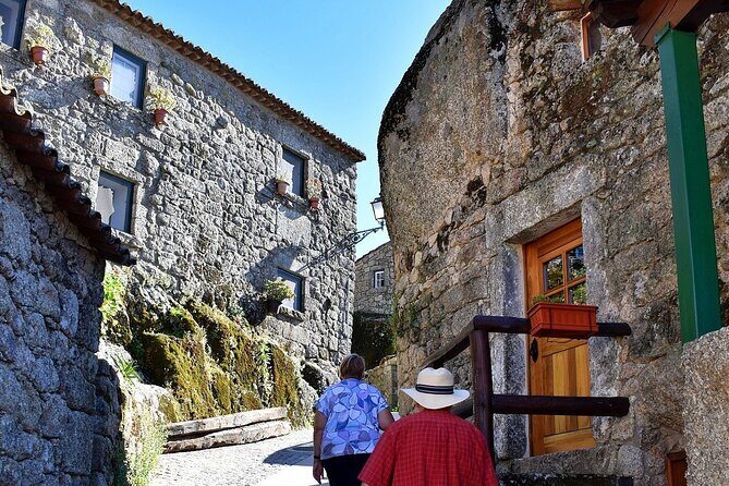 Discovering the historic village of Monsanto - An in-depth look at the Monsanto tour