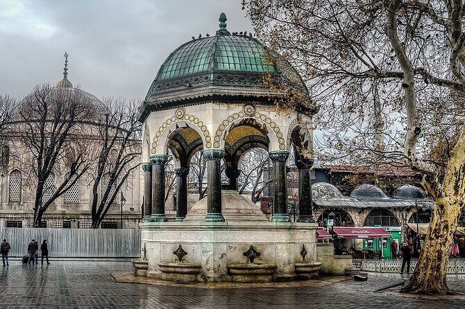 Discovering the Old City/ Full Day Tour/ Lunch&Tickets included - FAQs