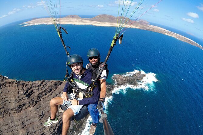 DISCOVERY FLIGHT tandem paragliding Lanzarote with pro pilot - FAQs