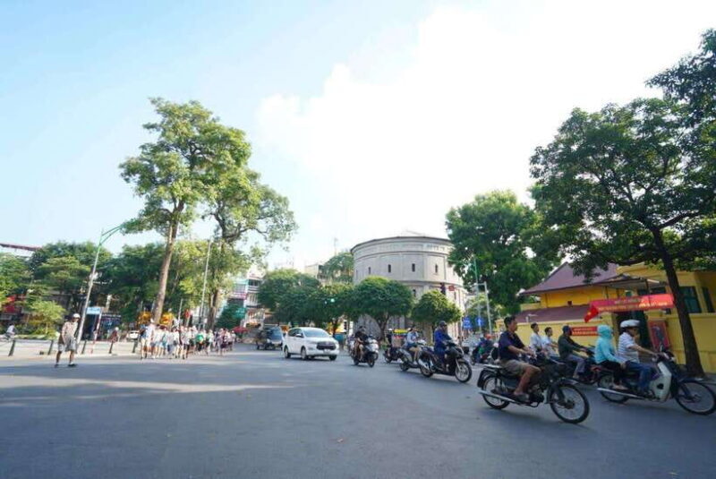 Discovery Hanoi City Tour Full Day Trip/Limousine bus/Lunch - FAQs