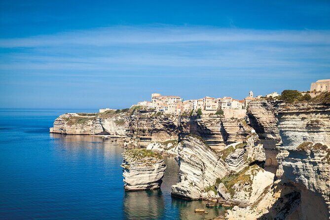 Discovery of Lavezzi Islands from Bonifacio - Key Points