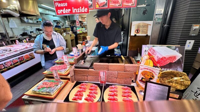 Dive into Kyoto Nishiki Market Food Tour (Small Group) - Value in the Price