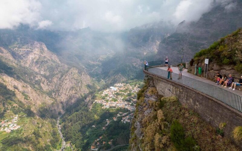 Do Funchal - Nun's Valley Tuk Tuk Tour (2h30) - Key Points