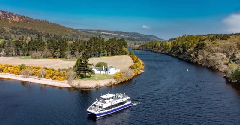 Dochgarroch: Caledonian Canal and Loch Ness 50min Cruise - Dochgarroch: Caledonian Canal and Loch Ness 50-minute Cruise