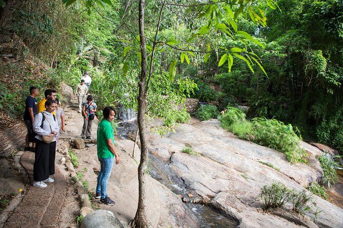 Doi Suthep and Wat Pha Lat Sunrise Private Tour  Half Day - FAQ