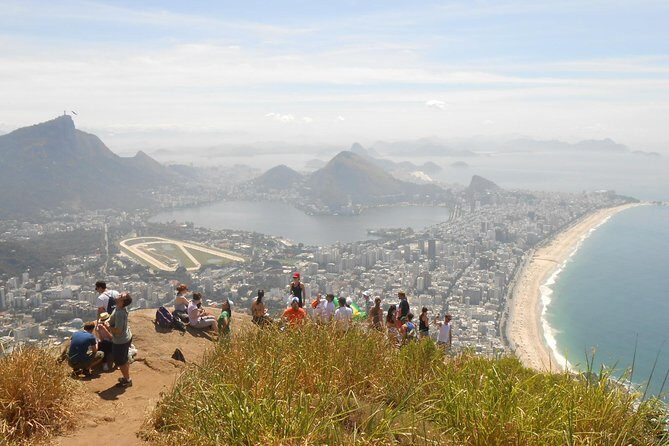 Dois Irmãos Hiking + Favela Tour (Two Brothers Hill) - Key Points