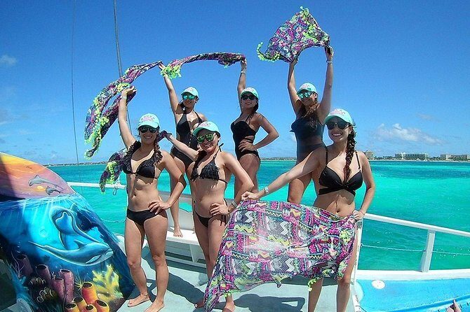 Dolphin Catamaran Snorkel and Sail with Open Bar - First Snorkel Stop: The Shipwreck Antilla