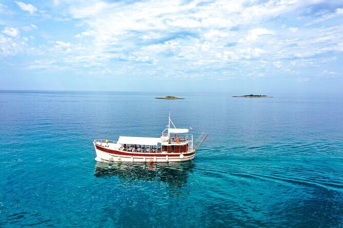 Dolphin Watching around Pore Riviera with Boat Trip - Exploring the Dolphin Watching Tour around Pore Riviera