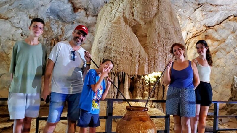 Dong Hoi: Explore Paradise Cave & Phong Nha Cave with Lunch - Who Should Consider This Tour?