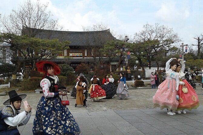Donghaksa Temple Cherry Blossom and Jeonju Hanok Village - FAQ