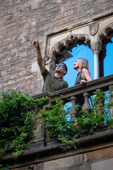 Dont Waste Time! Gothic BCN Tour + Photos & Video - Key Points