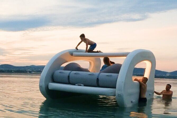 Double Decker Austin Boat Rental on Lady Bird Lake - Key Points