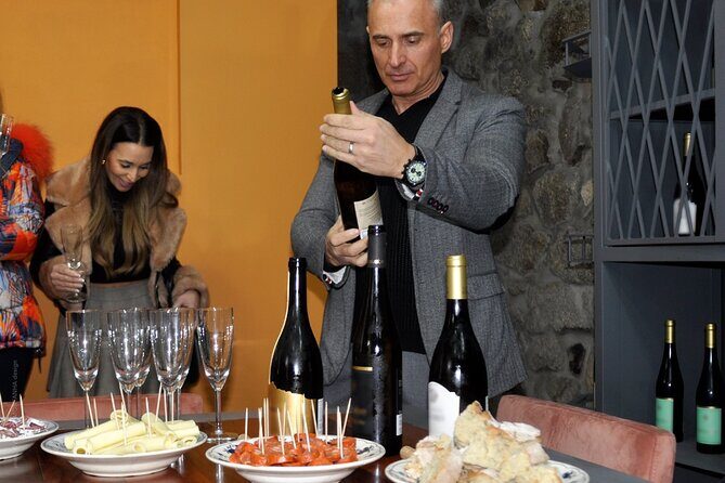 Douro Valley and Green Wine with Tastings, Chef Lunch and Boat - Key Points