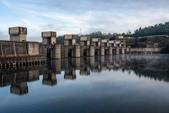 Douro Valley Cruise Porto to Pinhão: Breakfast, Lunch and Tasting - Key Points
