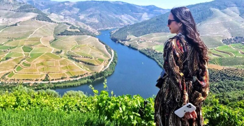 Douro Valley-Expert Guide-Boat-Lunch-Tastings PremiumService - Exploring the Douro Valley: An Authentic Day Tour Filled with Flavors and Views