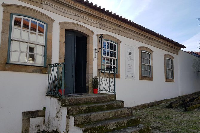 Douro Valley Wine Tour: 3 Vineyard Visits, Wine Tastings, Lunch - The Sum Up
