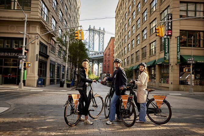 Downtown Bike Tour with Stylish Dutch Bikes - Exploring Brooklyn and Lower Manhattan on Two Wheels